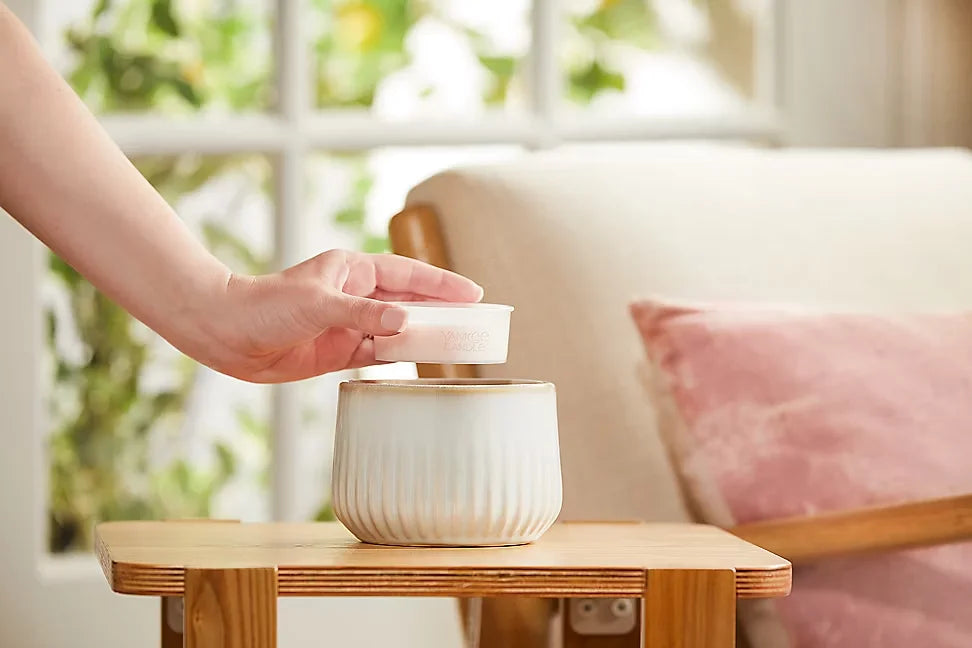 Ridged Ceramic Scenterpiece® MeltCup Warmer